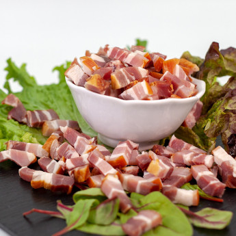 Poitrine de porc fumée coupée en lardons au bois de hêtre 